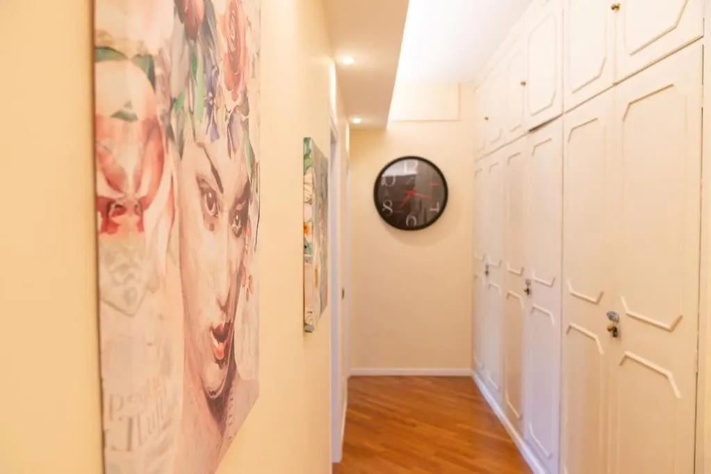 Tullios Home Roma İtalya